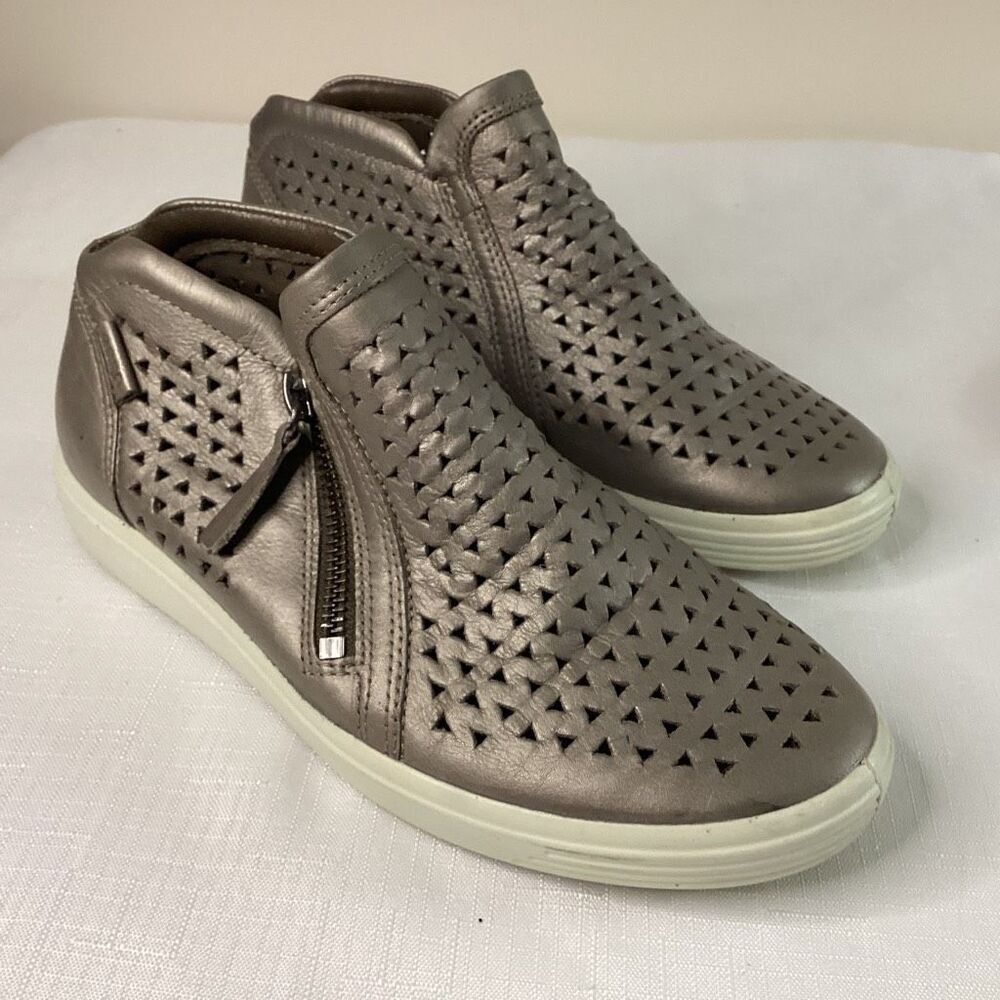 Ecco Women’s Pewter Laser Cutout Sneakers Size 5